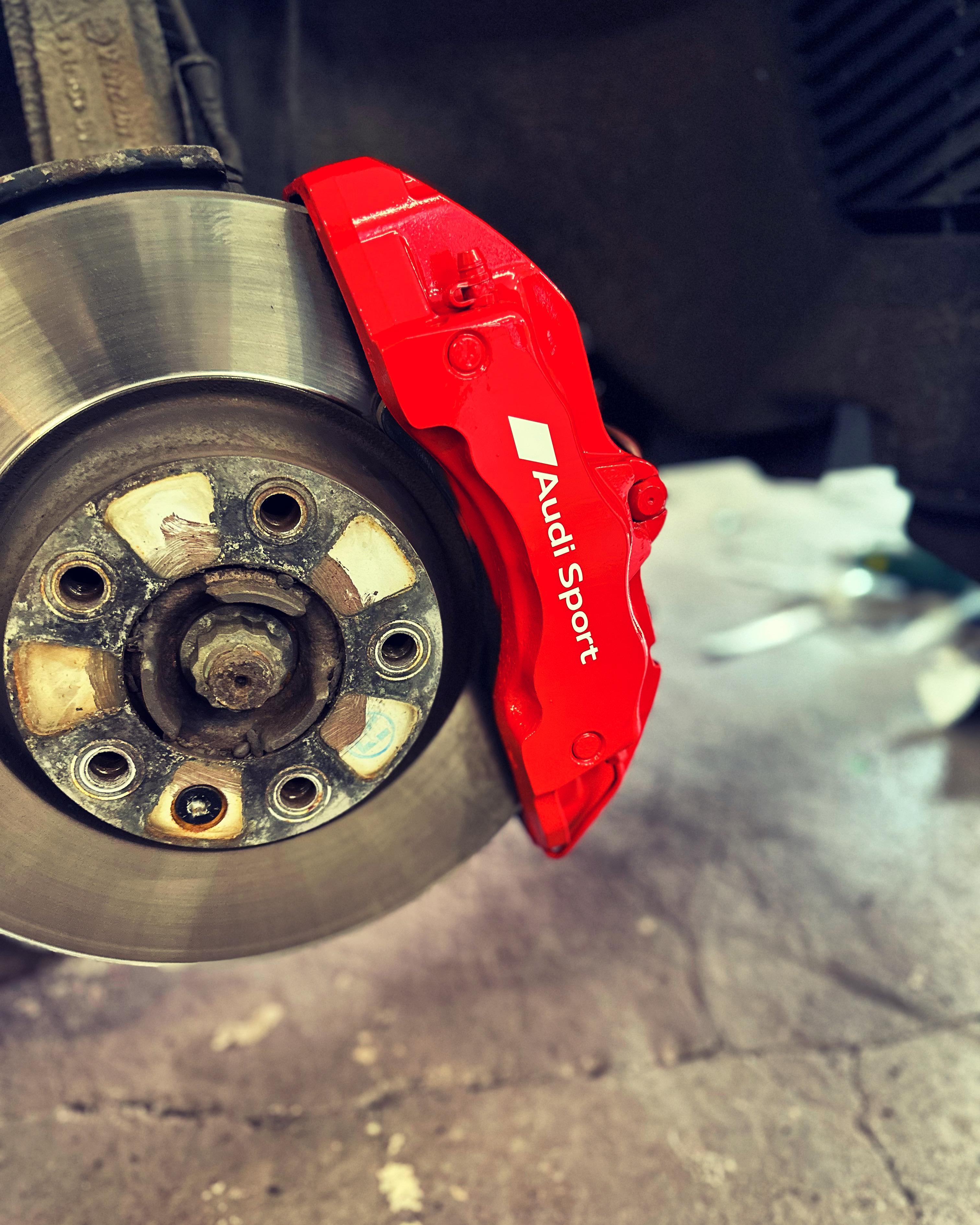 Caliper Painting service in Stoke-on-Trent by Wizz's Wraps